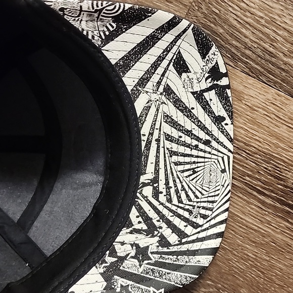 🔴 🔚🔜 SALE Volcom Snowboard USA 🇺🇸  Felt Hat with Ear Flaps - Picture 2 of 10